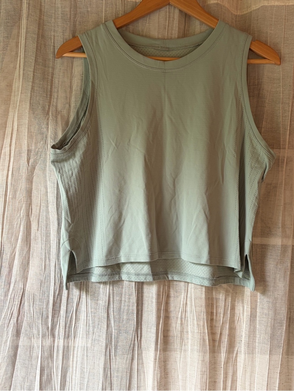 Lululemon Sage Green Mesh Ventilated Cropped Muscle Tank Top Size 6